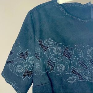 Women’s Bar III short - above the knee - suede black dress. Size small